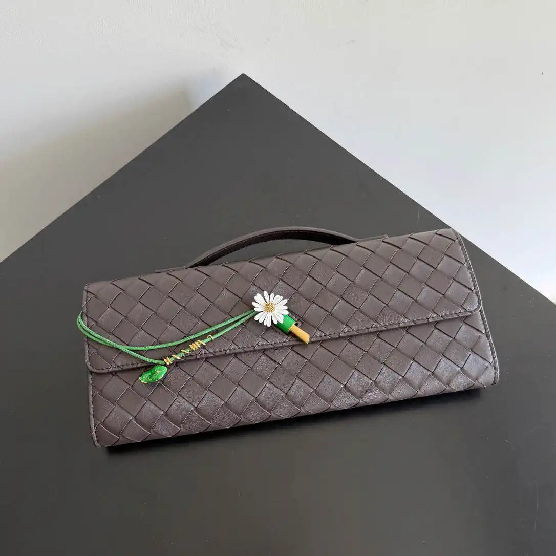 Bottega Veneta BV 836810 Andiamo Clutch  Ardoise