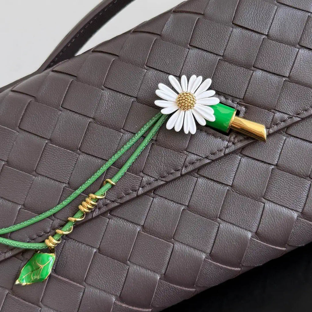 Bottega Veneta BV 836810 Andiamo Clutch  Ardoise