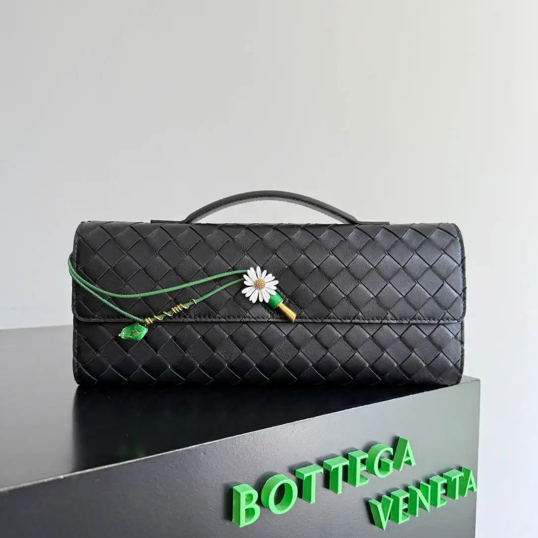 Bottega Veneta BV 836810 Andiamo Clutch  Black
