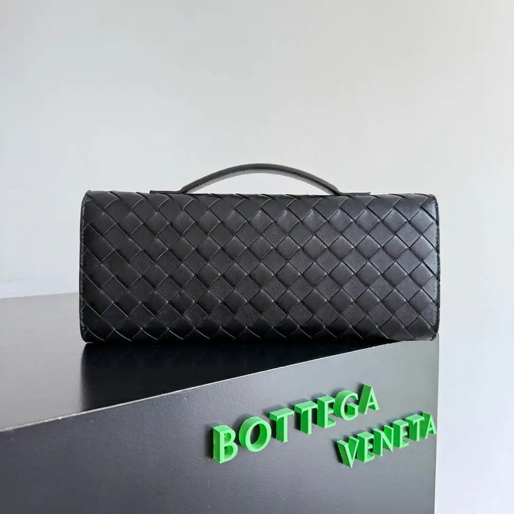 Bottega Veneta BV 836810 Andiamo Clutch  Black