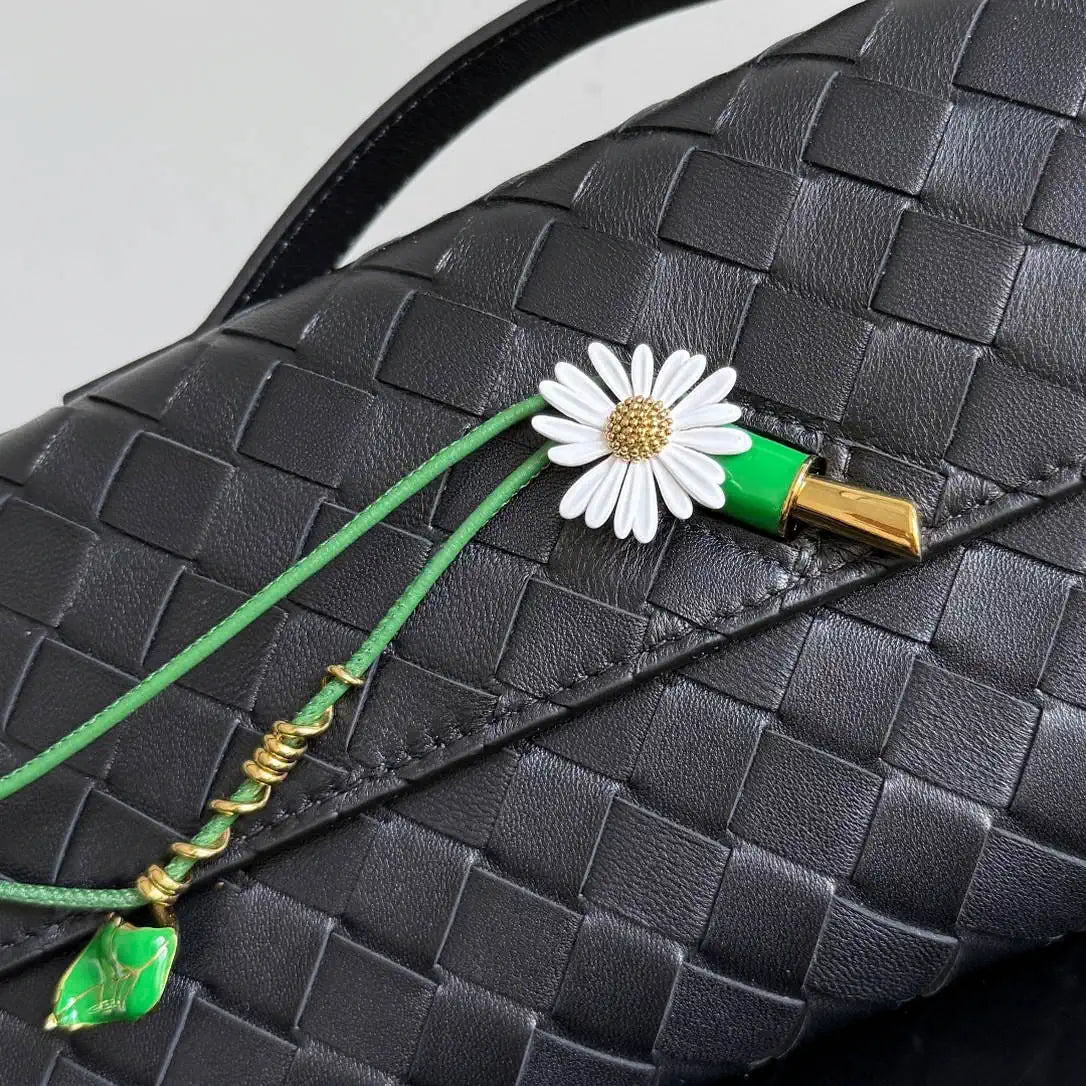 Bottega Veneta BV 836810 Andiamo Clutch  Black