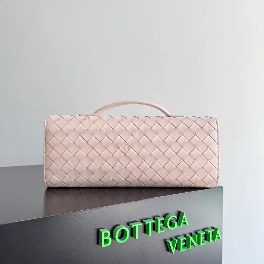 Bottega Veneta BV 836810 Andiamo Clutch  Pink