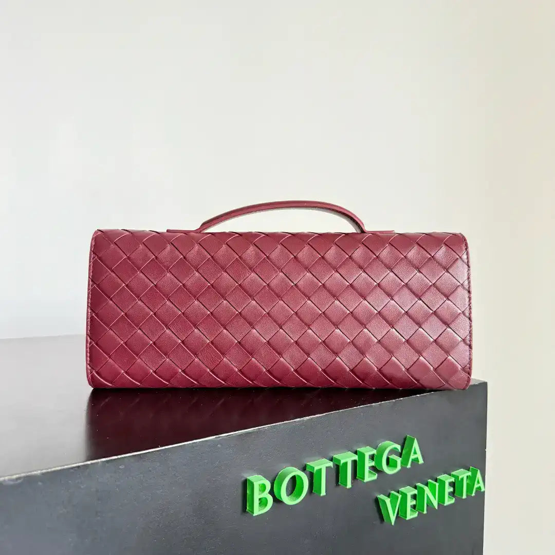 Bottega Veneta BV 836810 Andiamo Clutch Wine Red
