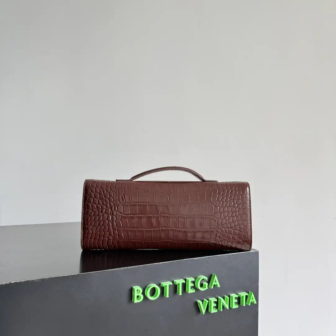 Bottega Veneta BV 836810 Long Clutch Andiamo Crocodile With Handle Bv99036