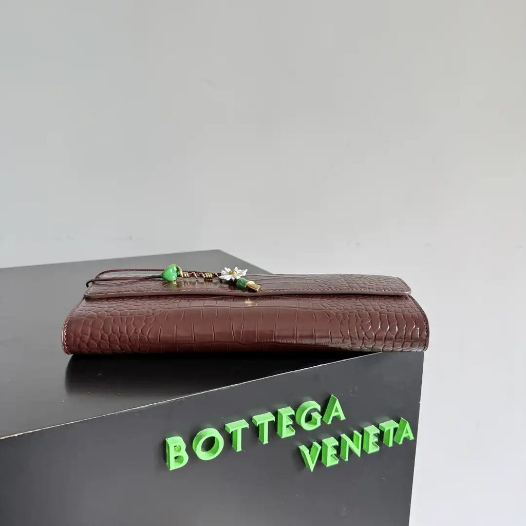 Bottega Veneta BV 836810 Long Clutch Andiamo Crocodile With Handle Bv99036