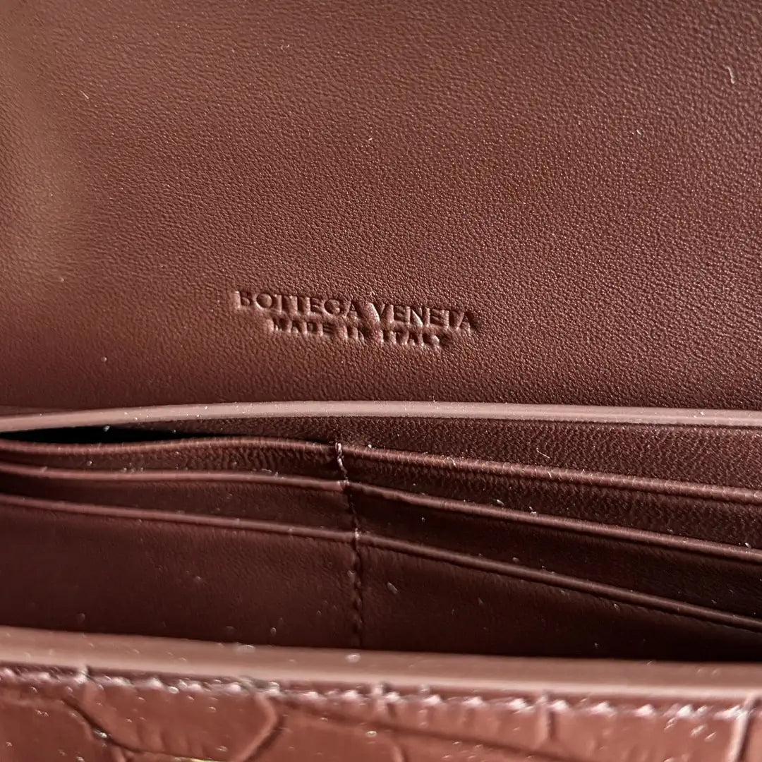 Bottega Veneta BV 836810 Long Clutch Andiamo Crocodile With Handle Bv99036