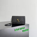 Bottega Veneta BV 836940VCPP22190 Andiamo Pouch BV92006