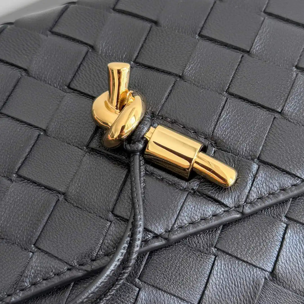 Bottega Veneta BV 836940VCPP22190 Andiamo Pouch BV92006