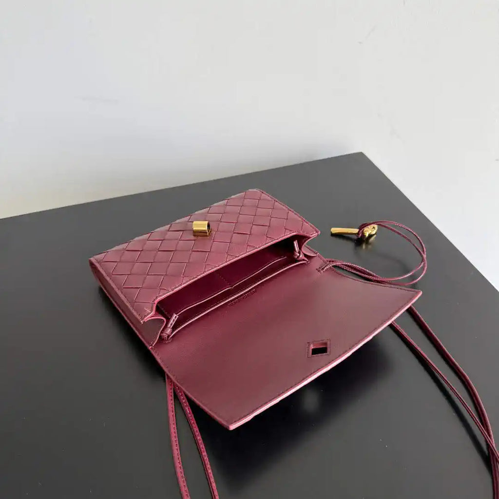 Bottega Veneta BV 836940VCPP22190 Andiamo Pouch BV92007