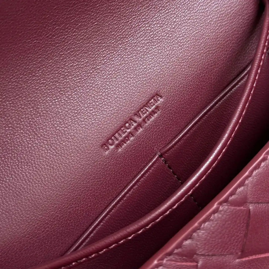 Bottega Veneta BV 836940VCPP22190 Andiamo Pouch BV92007