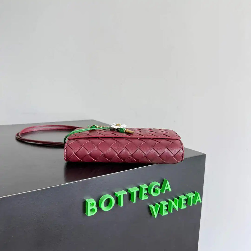 Bottega Veneta BV 838870V4SCH9111 Andiamo Daisy Pouch BV92002