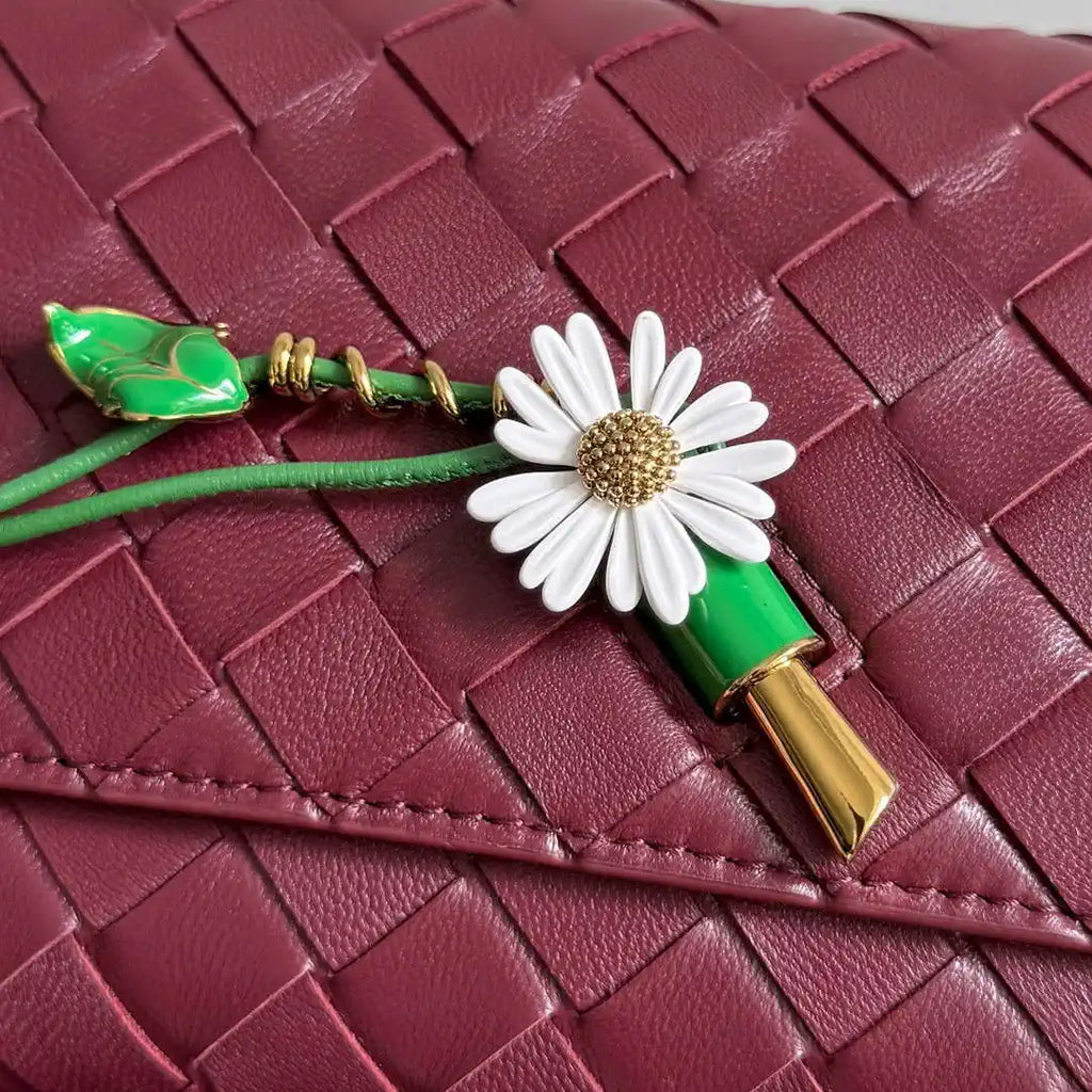 Bottega Veneta BV 838870V4SCH9111 Andiamo Daisy Pouch BV92002