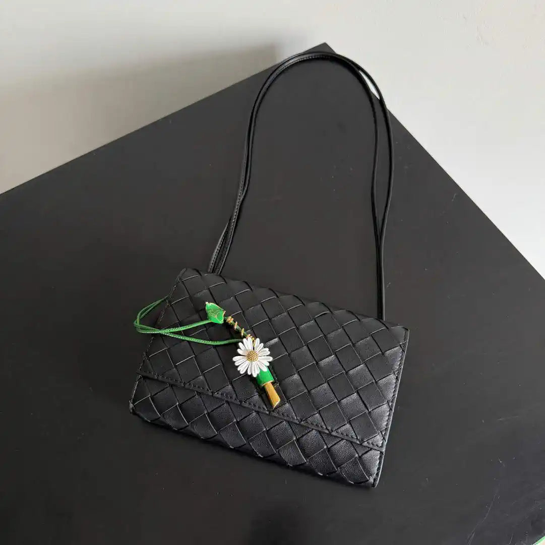 Bottega Veneta BV 838870V4SCH9111 Andiamo Daisy Pouch BV92003