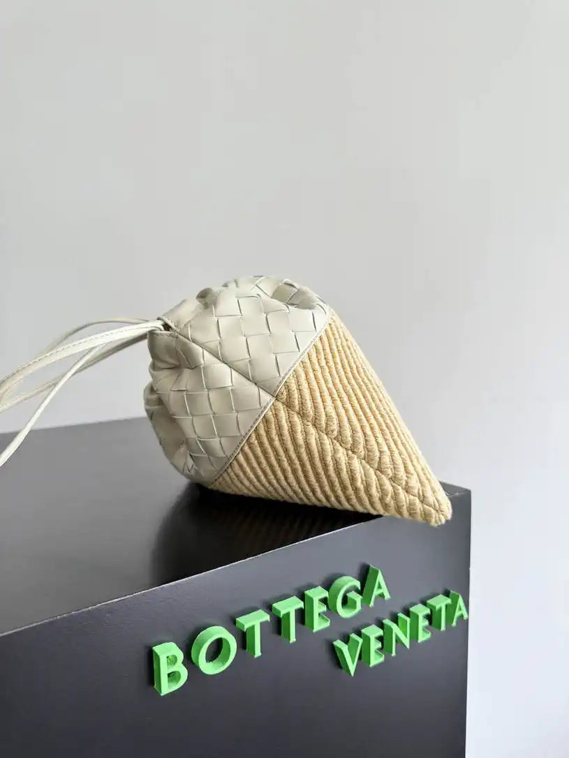Bottega Veneta BV 839102  Dustbag Beige Nature
