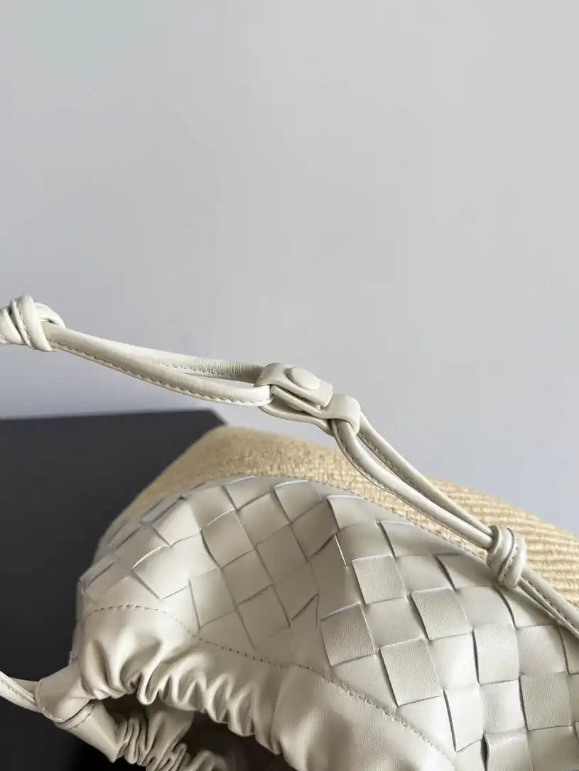 Bottega Veneta BV 839102  Dustbag Beige Nature