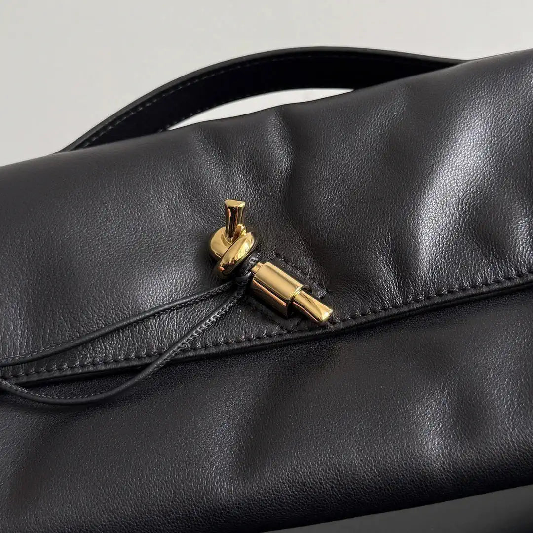 Bottega Veneta BV 843797 Long Clutch Andiamo Nappa Leather With Handle Bv99030