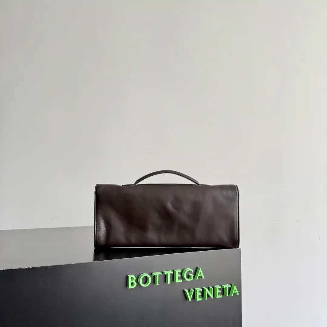 Bottega Veneta BV 843797 Long Clutch Andiamo Nappa Leather With Handle Bv99031