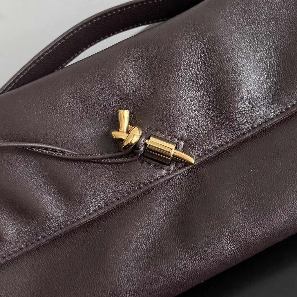 Bottega Veneta BV 843797 Long Clutch Andiamo Nappa Leather With Handle Bv99031