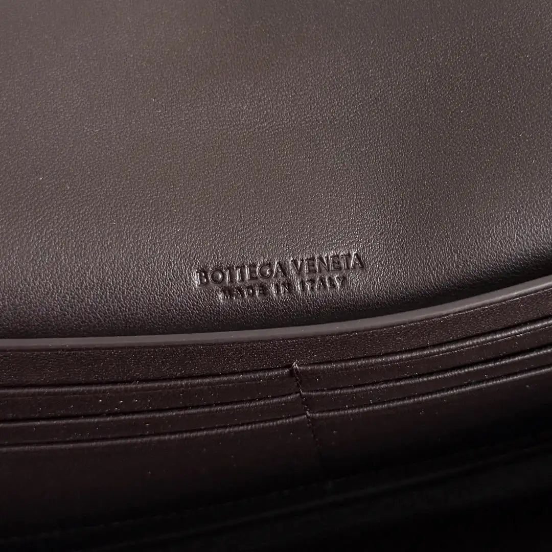 Bottega Veneta BV 843797 Long Clutch Andiamo Nappa Leather With Handle Bv99031