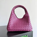 Bottega Veneta BV 844249V4SC01019 Medium Campana Beetroot