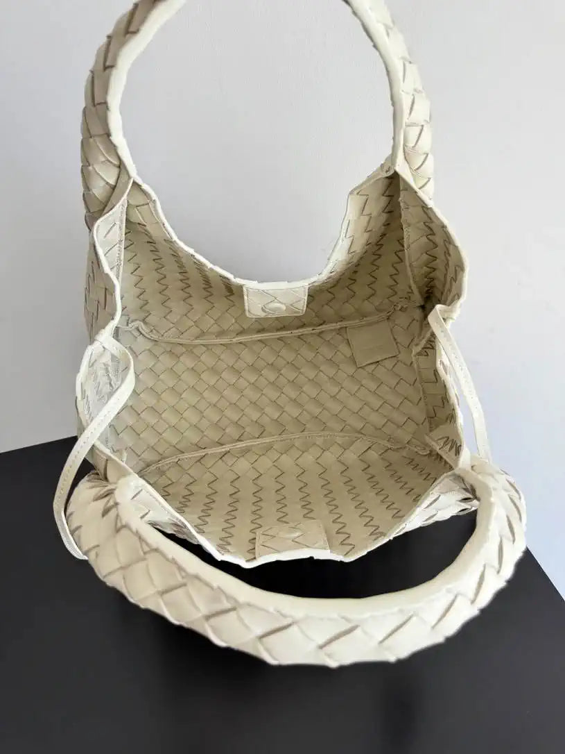 Bottega Veneta BV 844249V4SC01019 Medium Campana Beige