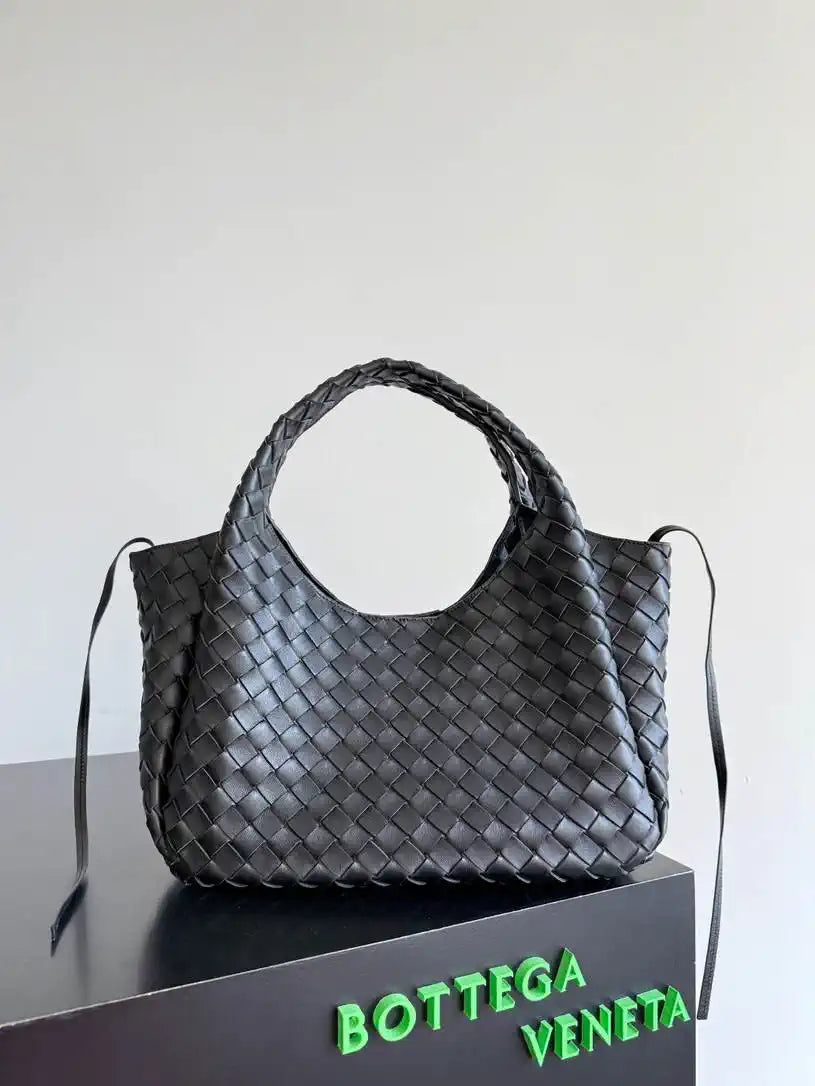 Bottega Veneta BV 844249V4SC01019 Medium Campana Black