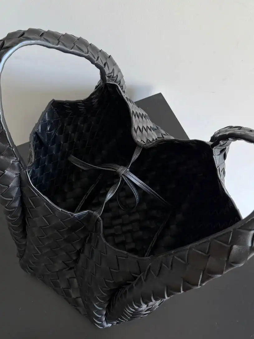 Bottega Veneta BV 844249V4SC01019 Medium Campana Black
