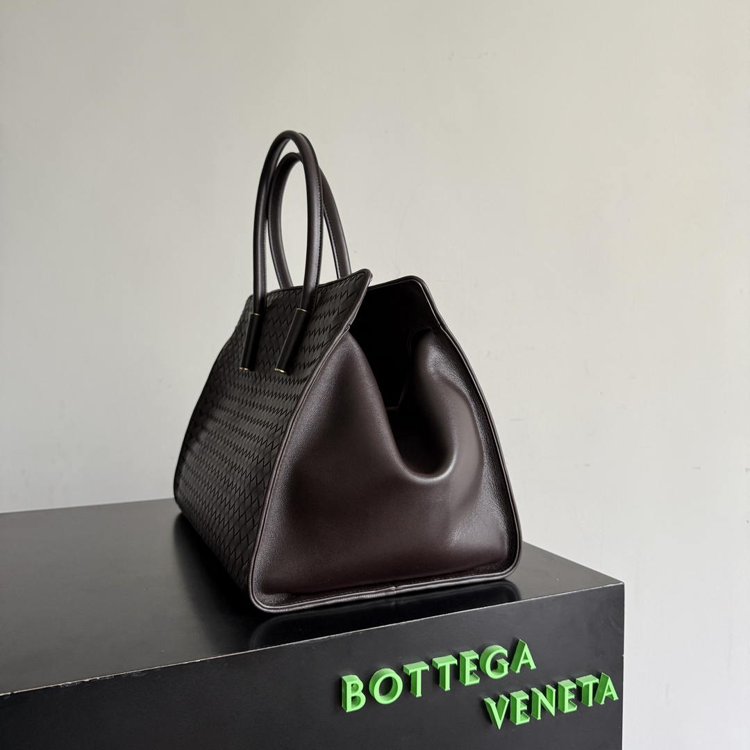 Bottega Veneta BV 868327 Barbara Tote BV92304