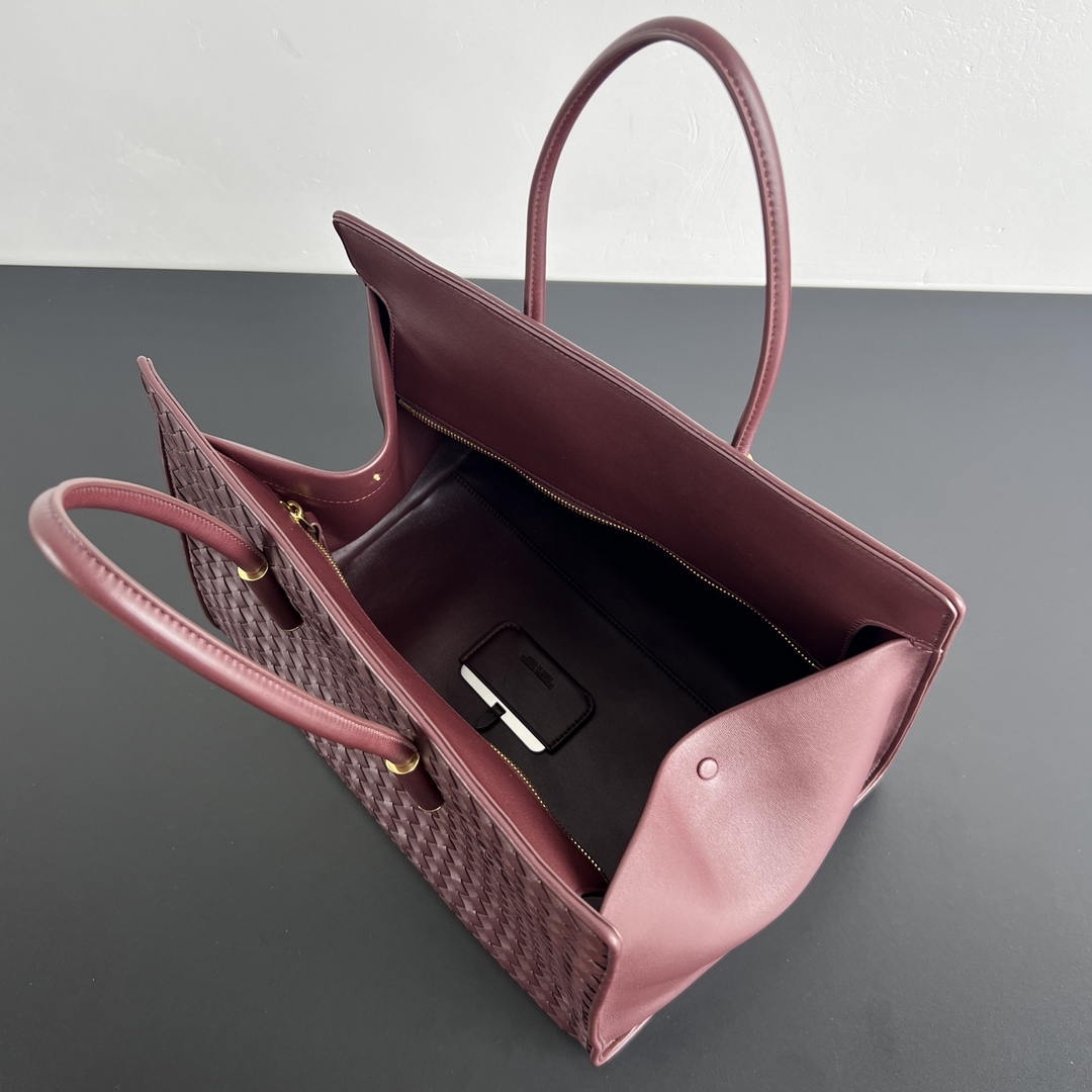 Bottega Veneta BV 868327 Barbara Tote BV92302