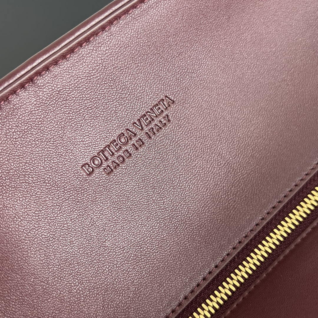 Bottega Veneta BV 868327 Barbara Tote BV92302