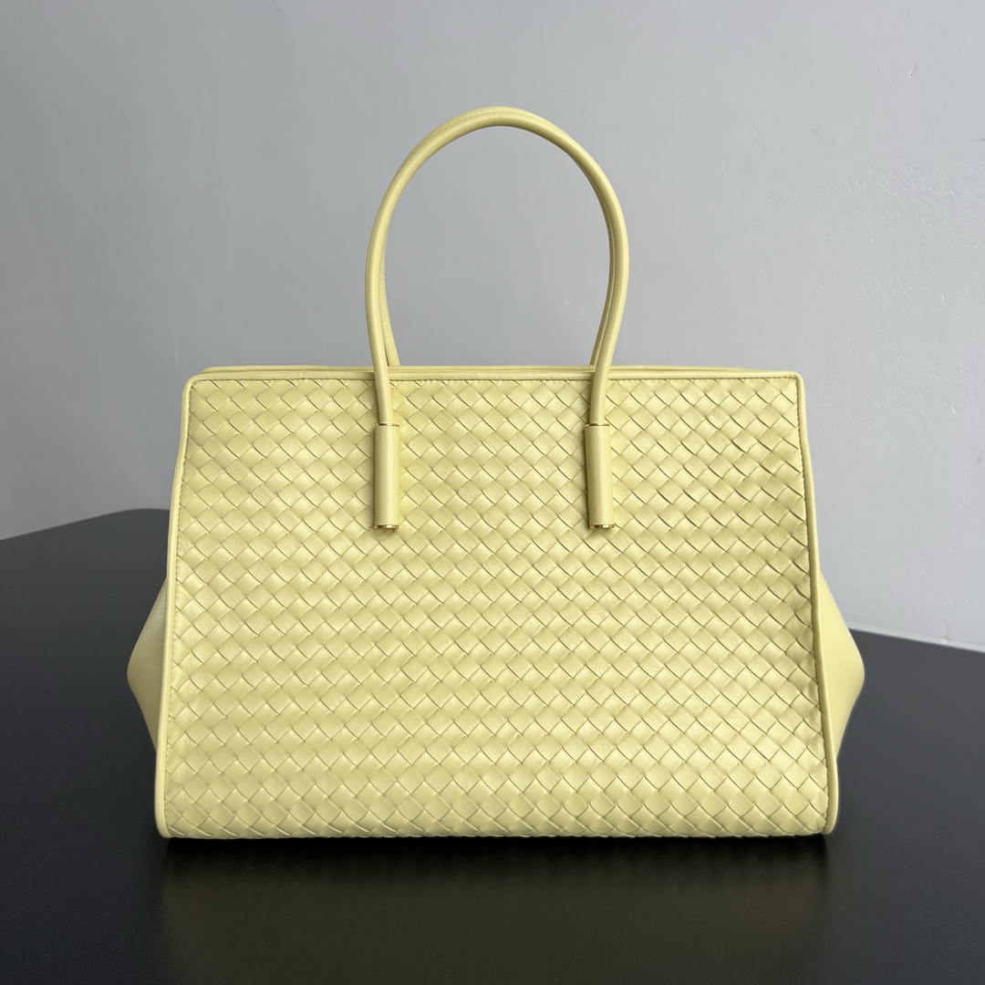 Bottega Veneta BV 868327 Barbara Tote BV92303