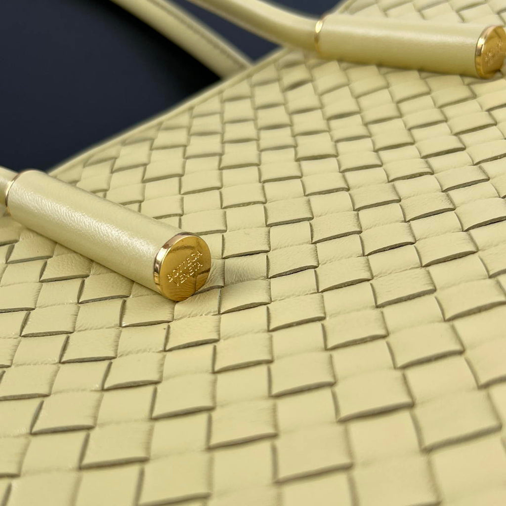 Bottega Veneta BV 868327 Barbara Tote BV92303