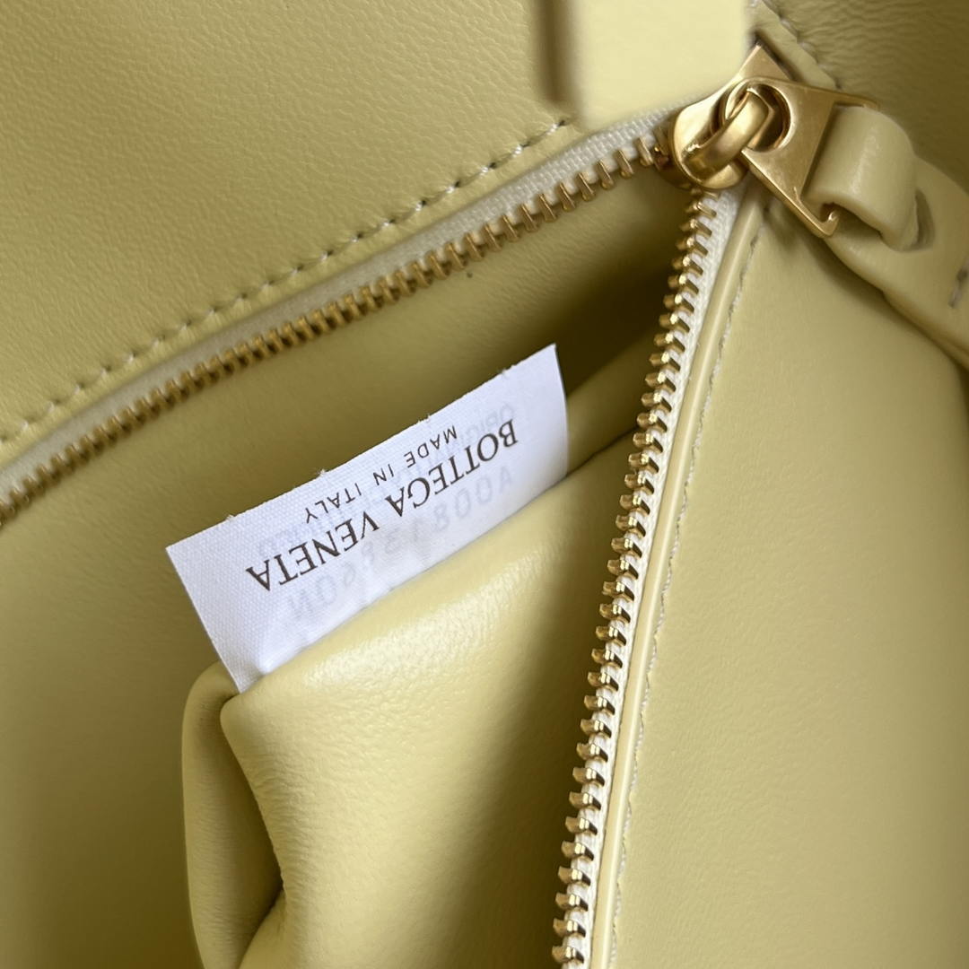 Bottega Veneta BV 868327 Barbara Tote BV92303