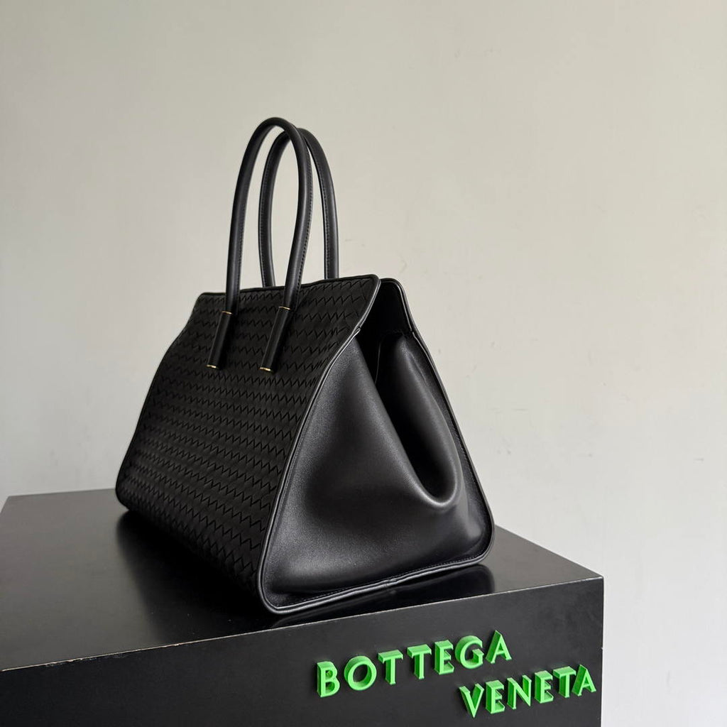 Bottega Veneta BV 868327 Barbara Tote BV92305
