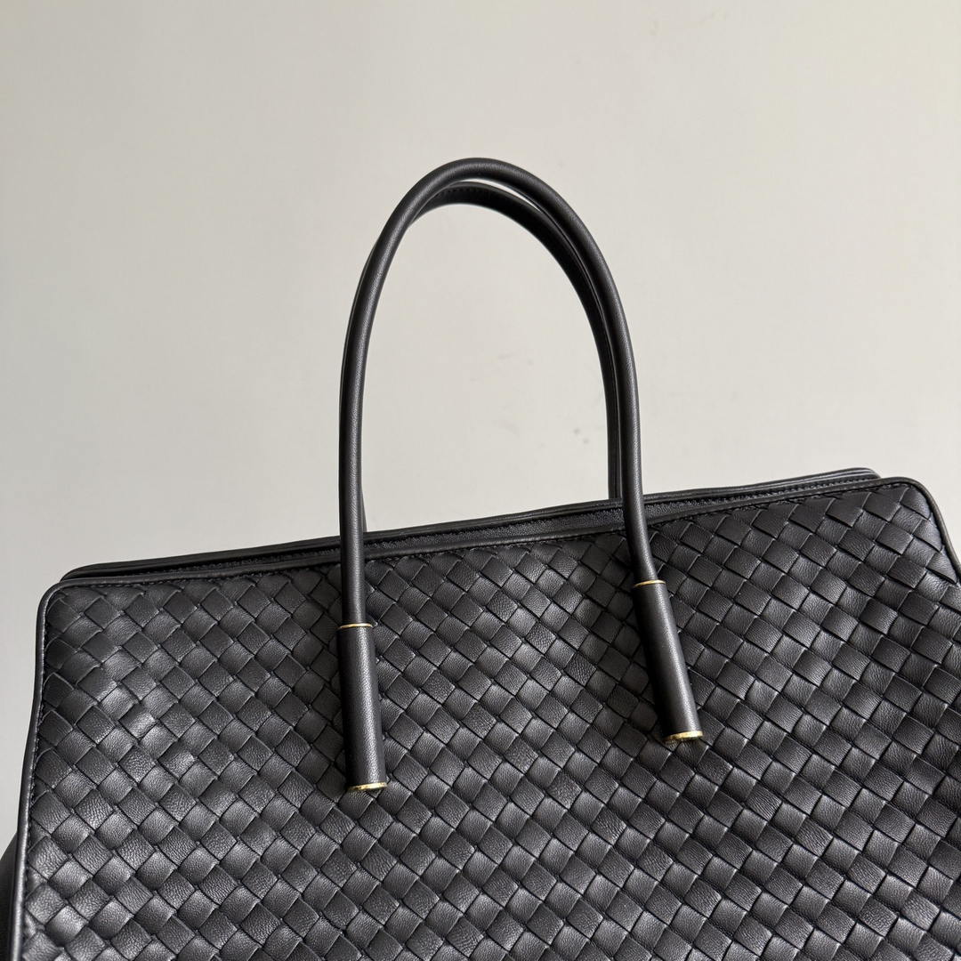 Bottega Veneta BV 868327 Barbara Tote BV92305