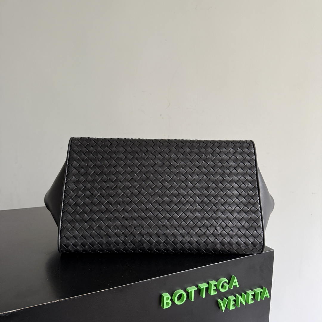 Bottega Veneta BV 868327 Barbara Tote BV92305