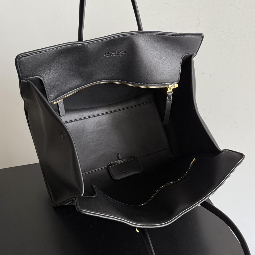 Bottega Veneta BV 868327 Barbara Tote BV92305