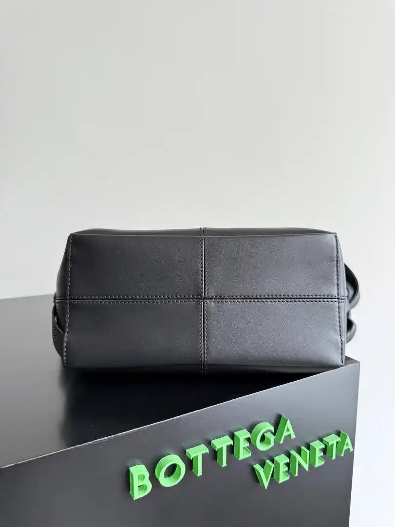 Bottega Veneta Men BV 815807 Small  Small Sawyer BV92140