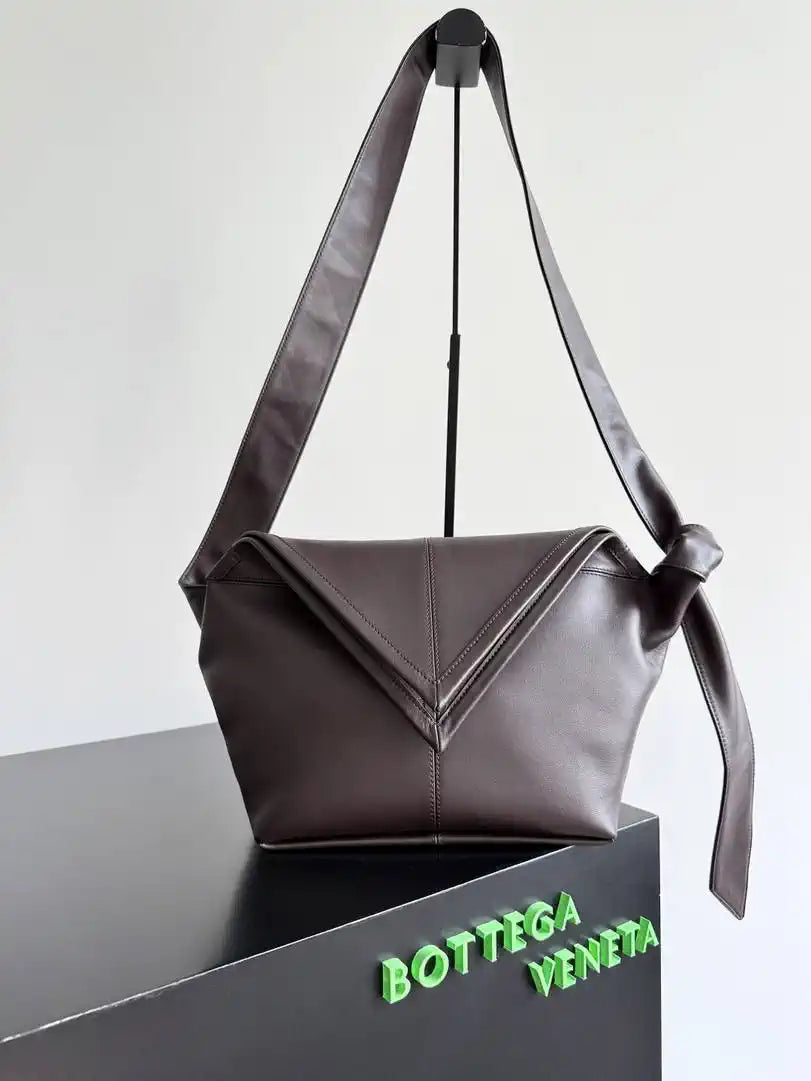Bottega Veneta Men BV 815807 Small  Small Sawyer BV92141