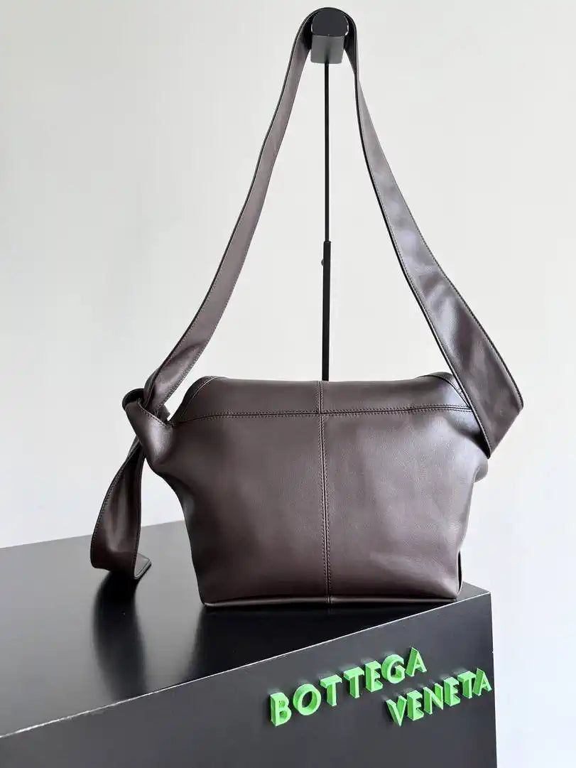 Bottega Veneta Men BV 815807 Small  Small Sawyer BV92141