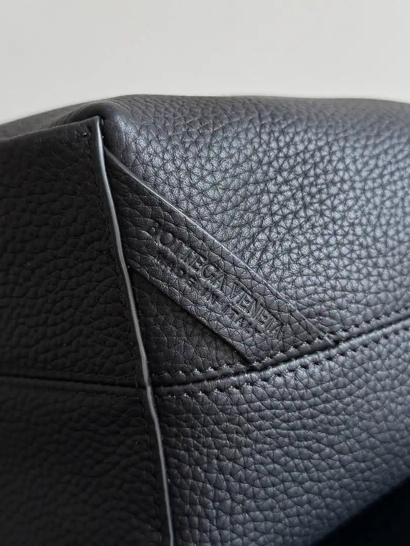 Bottega Veneta Men BV 815807 Small  Small Sawyer BV92142