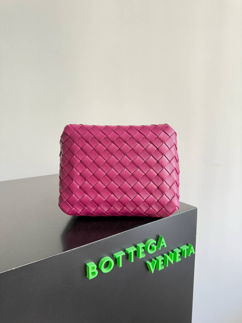 Bottega Veneta Small Andiamo Parachute BV 796569VCPPT8060 BV92129