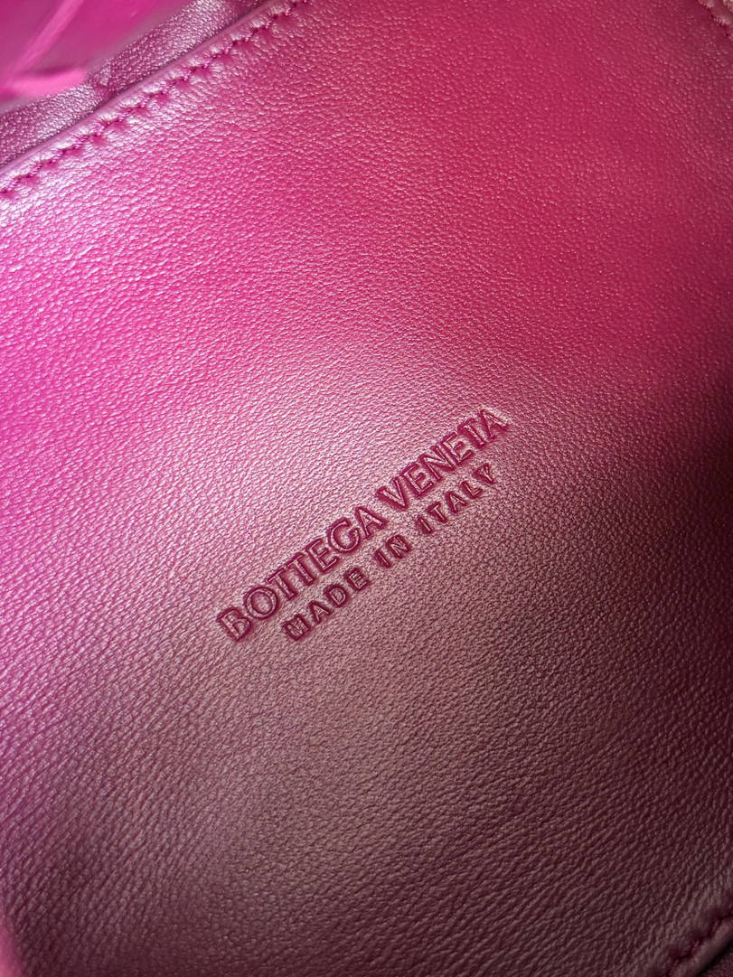 Bottega Veneta Small Andiamo Parachute BV 796569VCPPT8060 BV92129
