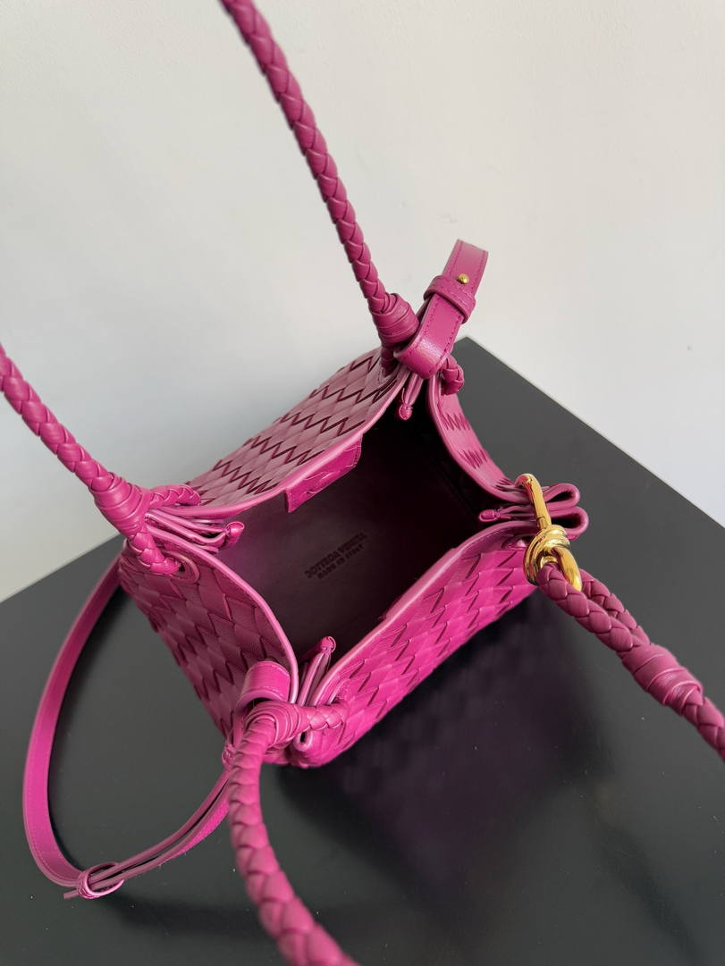Bottega Veneta Small Andiamo Parachute BV 796569VCPPT8060 BV92129