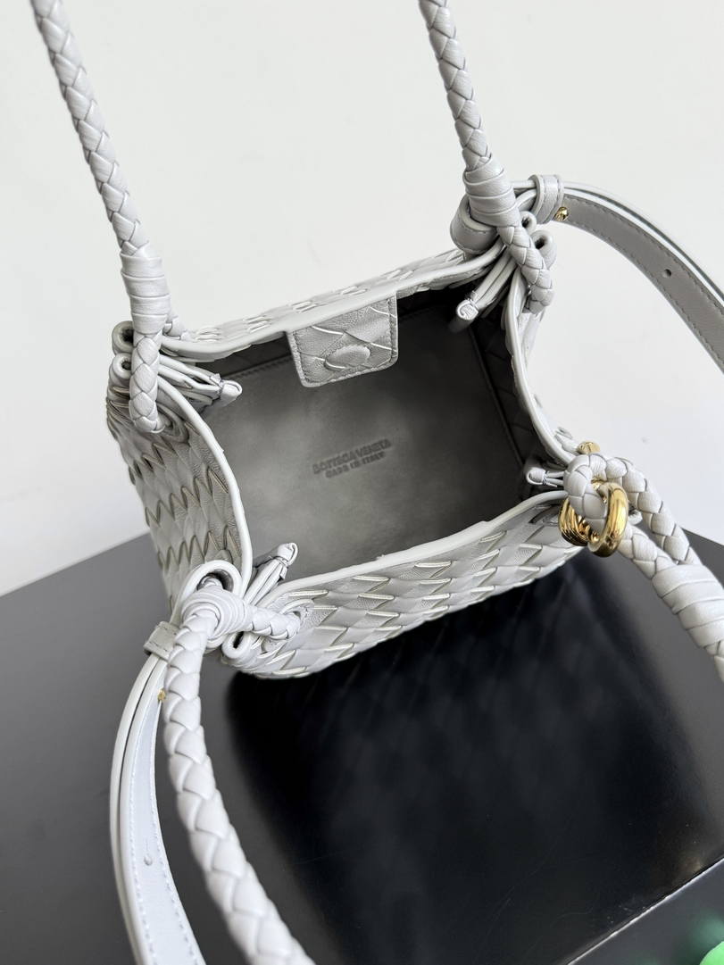 Bottega Veneta Small Andiamo Parachute BV 796569VCPPT8060 BV92130
