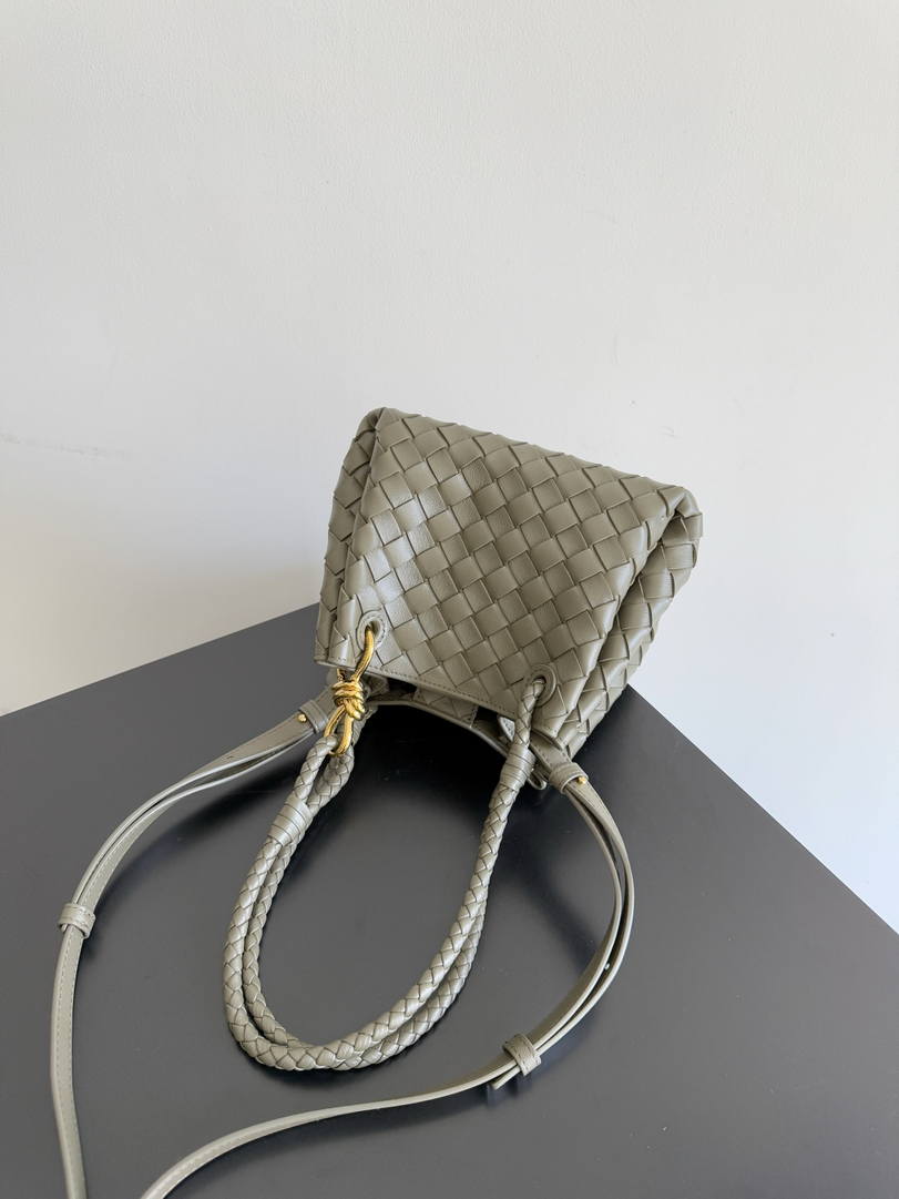 Bottega Veneta Small Andiamo Parachute BV 796569VCPPT8060 BV92131