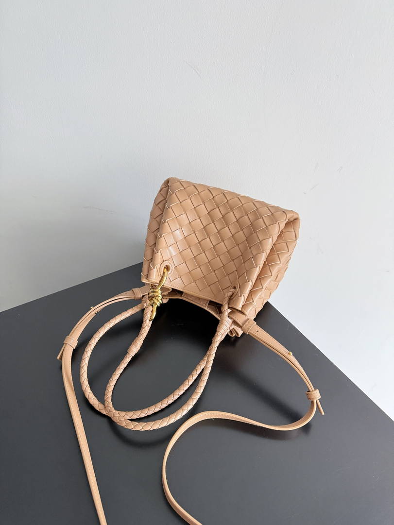 Bottega Veneta Small Andiamo Parachute BV 796569VCPPT8060 BV92132