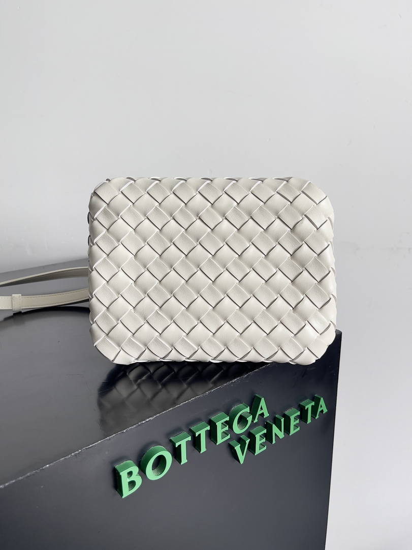 Bottega Veneta Small Andiamo Parachute BV 796569VCPPT8060 BV92134
