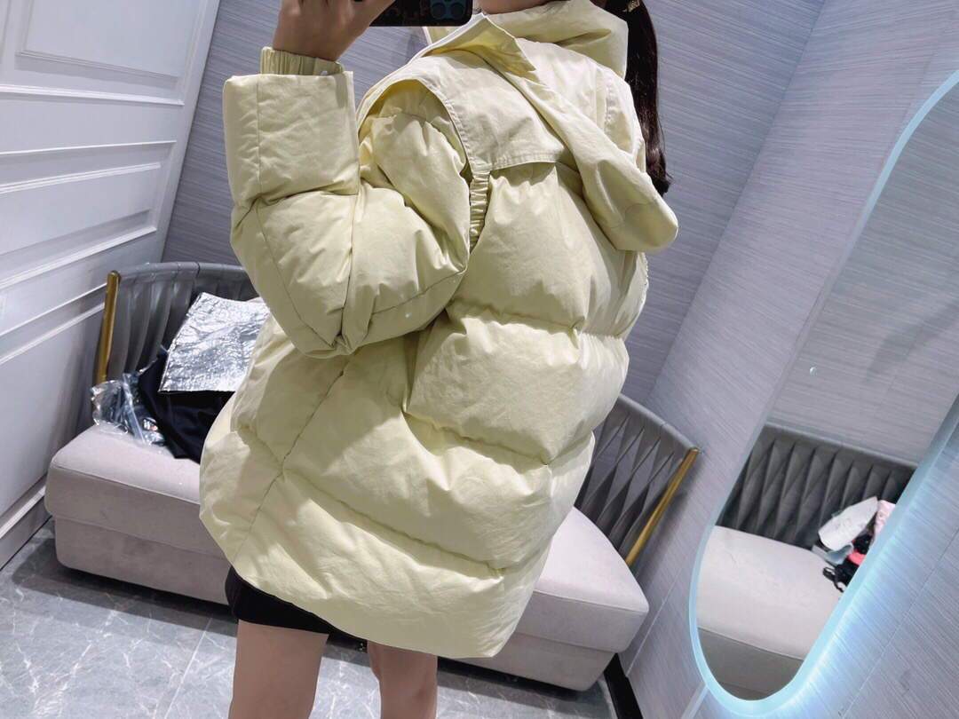 Bottega Veneta Women's Down Jacket Clothing Yellow 88034
