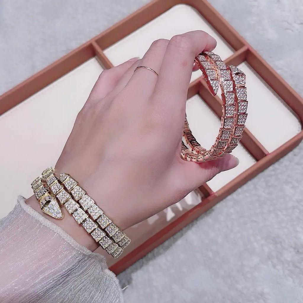 Bulgari  Studded Serpant kada Bracelet 361223